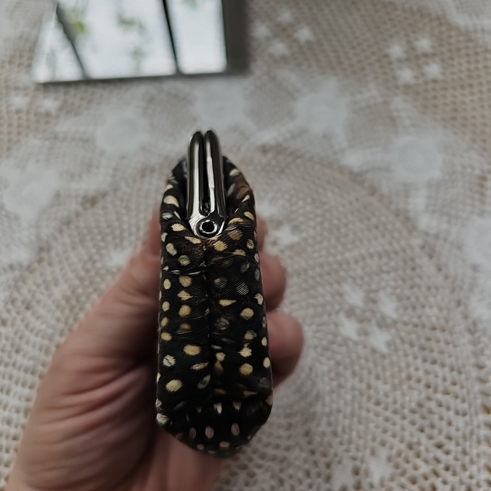 Vintage Lee Sands Hawaii Pheasant/Peacock Coin Purse Kiss Closure - Picture 3 of 10